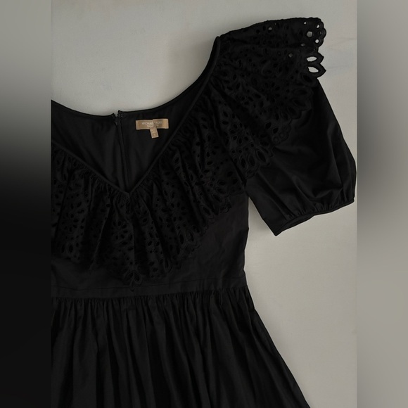 $2K Michael Kors Collection COTTON POPLIN PUFF-SLEEVE EYELET DRESS IN BLACK 6 - Picture 3 of 12